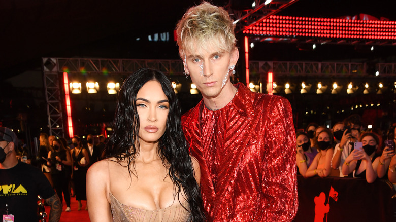 Machine Gun Kelly et Megan Fox posent ensemble