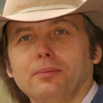 Voici combien vaut vraiment Dwight Yoakam