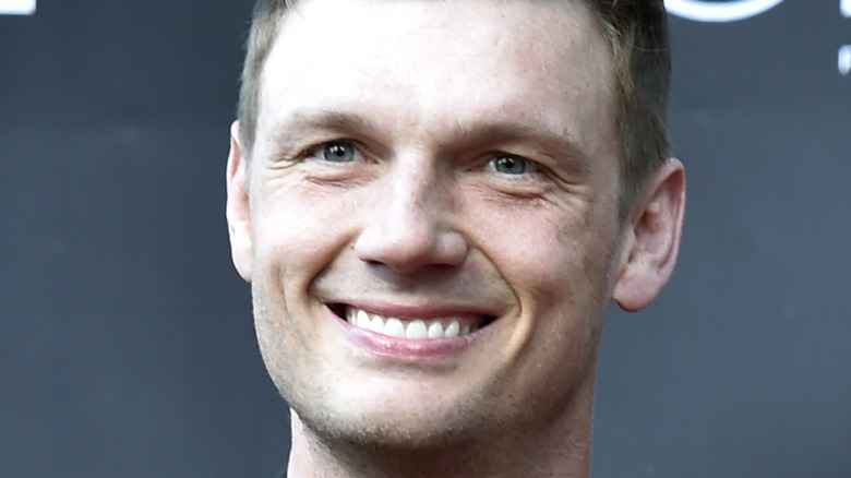 Comment Nick Carter a failli finir dans * NSYNC Over The Backstreet Boys