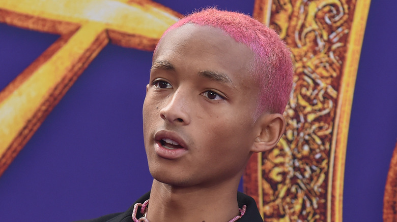 Jaden Smith aux cheveux roses