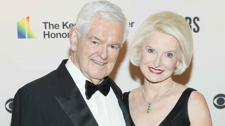 Newt Gingrich pose avec Callista Bisek