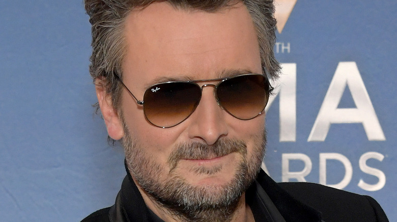 Eric Church souriant