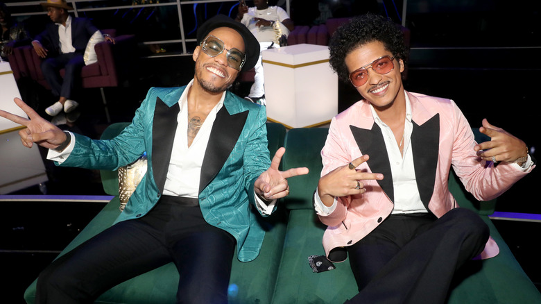 Anderson .Paak et Bruno Mars souriants