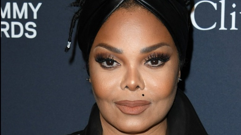 Janet Jackson avec grain de beauté