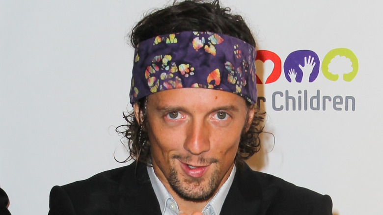 Jason Mraz portant un bandana