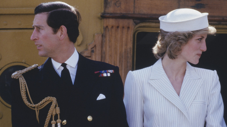 Le prince Charles, la princesse Diana à la recherche de suite