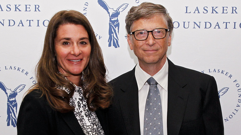 Melinda Gates, Bill Gates posant