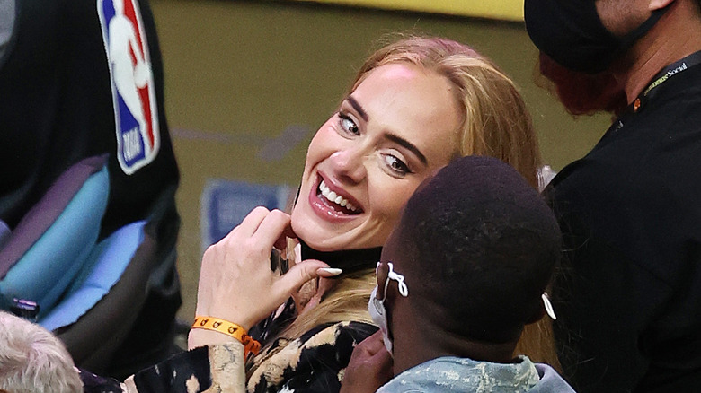 Adele à un match de basket en 2021