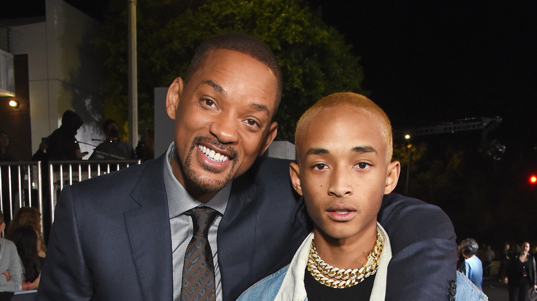 Will Smith étreignant Jaden Smith