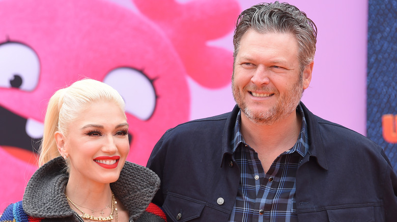 Gwen Stefani et Blake Shelton souriant