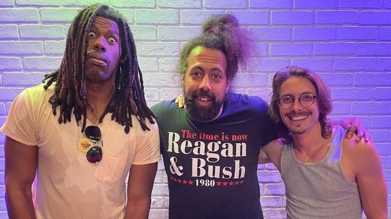 Flying Lotus, Reggie Watts, Marc Rebillet posant ensemble