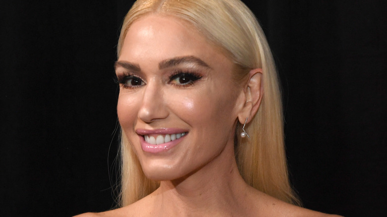 Gwen Stefani souriante en 2020