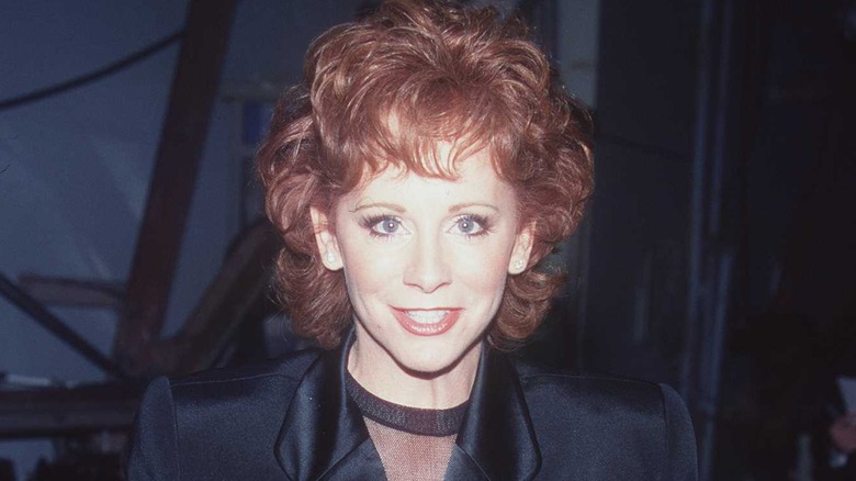 Reba McEntire portant un blazer