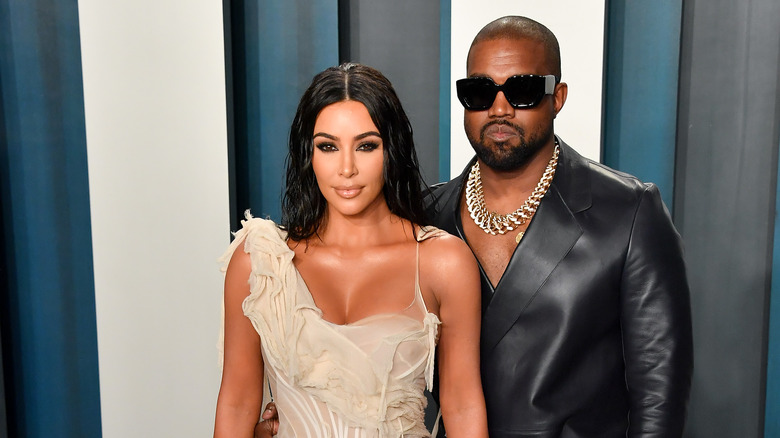 Kim Kardashian West et Kanye West arrivent à la soirée des Oscars Vanity Fair 2020