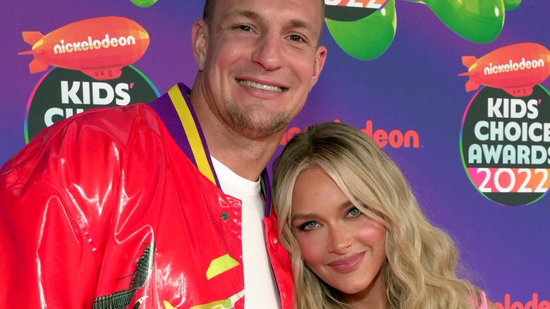 Rob Gronkowski et Camille Kostek aux Kids Choice Awards 