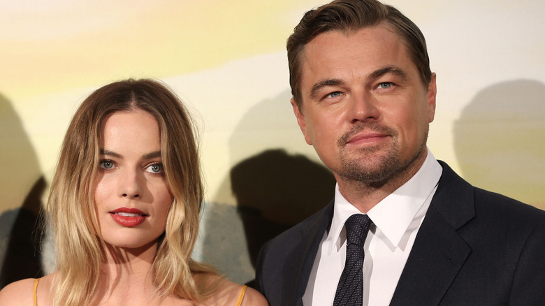 Margot Robbie pose avec Leonardo DiCaprio