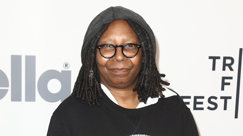 Whoopi Goldberg souriant