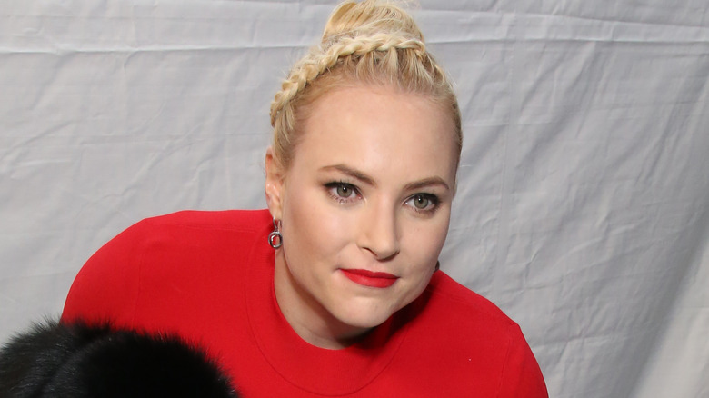 Meghan McCain penchée en avant