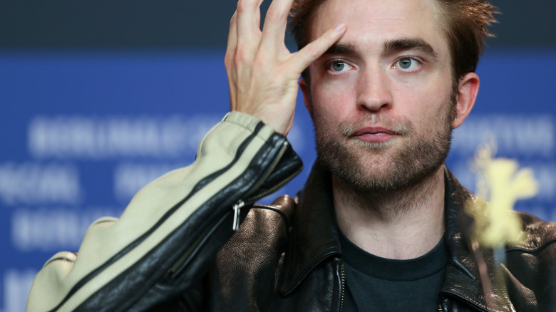 Robert Pattinson lors d'une conférence de presse