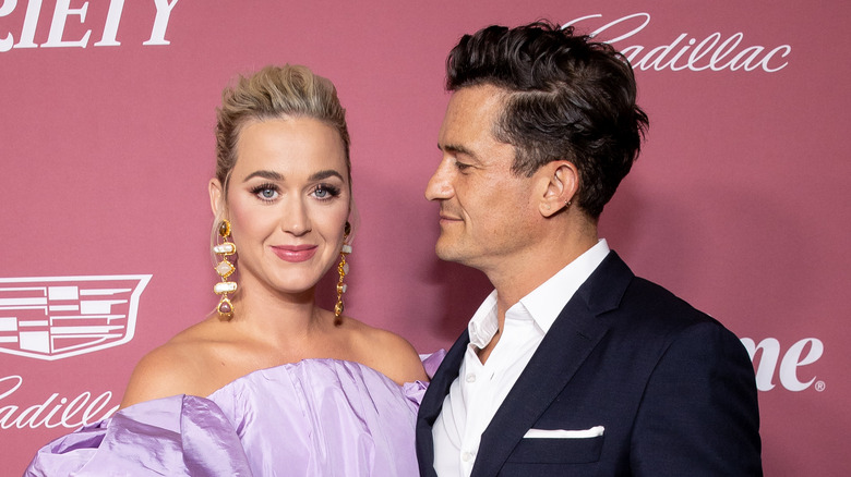 Katy Perry pose avec Orlando Bloom 