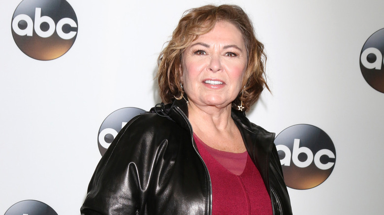 Roseanne Barr posant