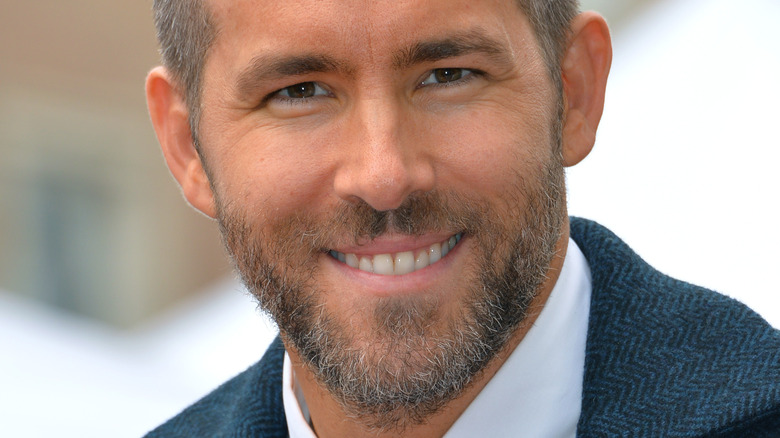 Ryan Reynolds souriant