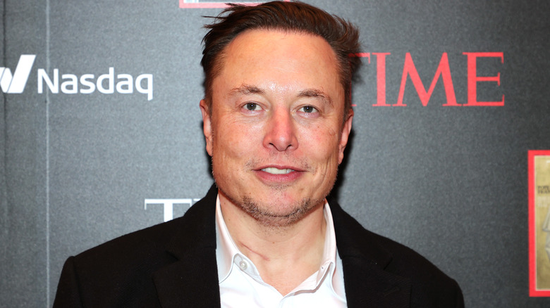Elon Musk souriant