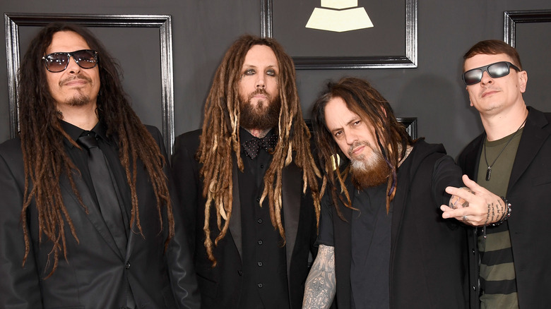 Korn posant aux Grammy Awards