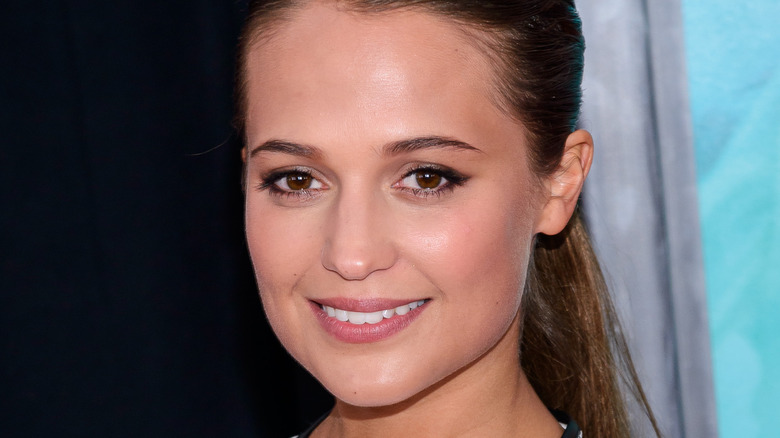 Alicia Vikander sur le tapis rouge