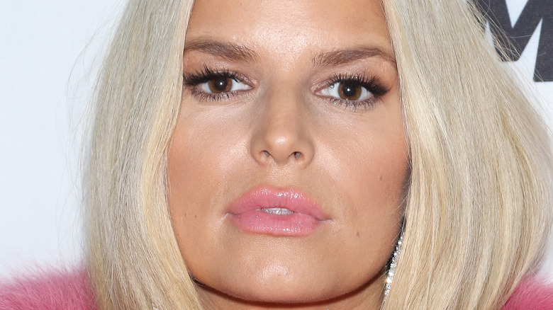 Jessica Simpson en rose