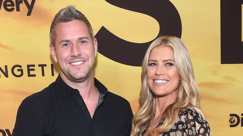 Ant Anstead et Christina Hall posent