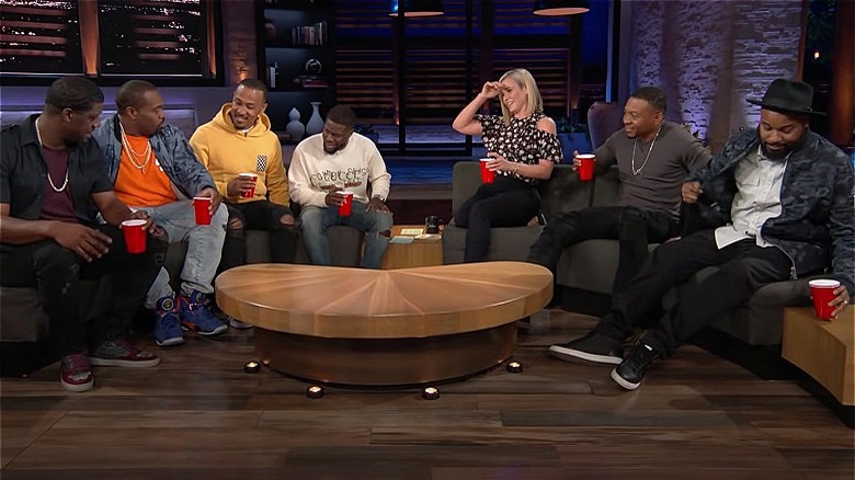 Kevin Hart et les Plastic Cup Boyz avec Chelsea Handler