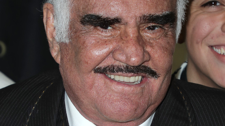 À l’intérieur de l’icône de la mort de la musique Vicente Fernandez