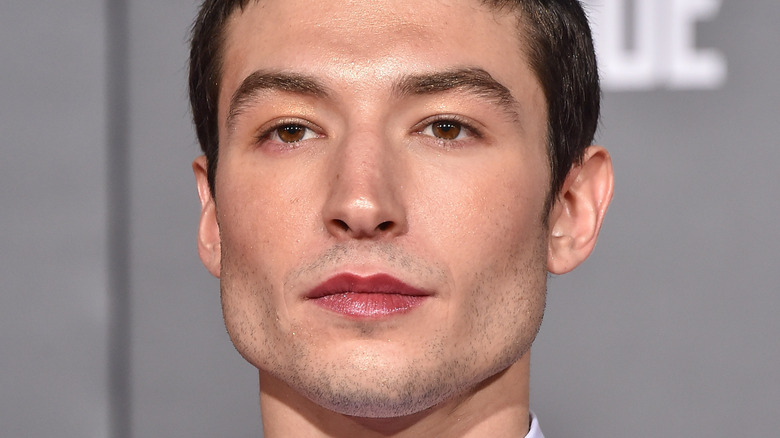 Ezra Miller est de nouveau arrêté au milieu des inquiétudes croissantes concernant leur comportement