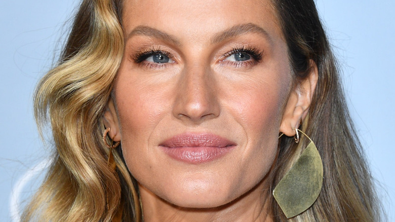 Gisele Bündchen étonne avec sa première couverture de magazine depuis des années