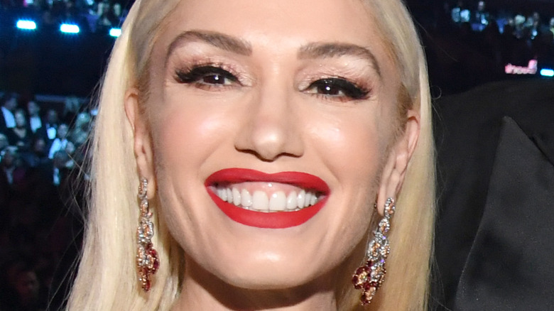 Gwen Stefani et Blake Shelton exhibent fièrement leurs alliances