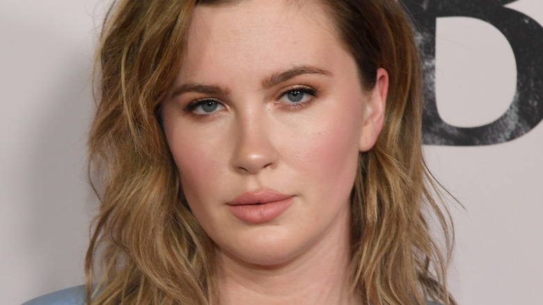 Ireland Baldwin parle franchement de sa procédure cosmétique