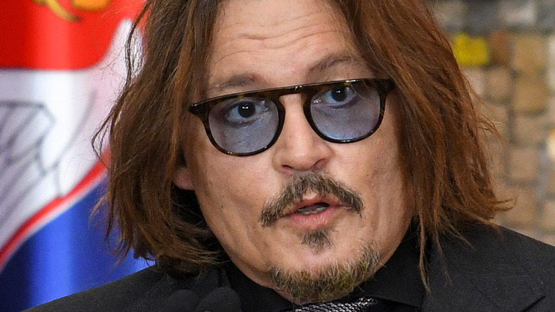 Johnny Depp devient ému lorsque sa sœur se souvient de leur enfance tragique