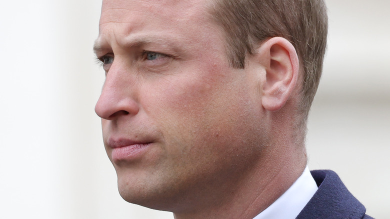 Le prince William semble inquiet