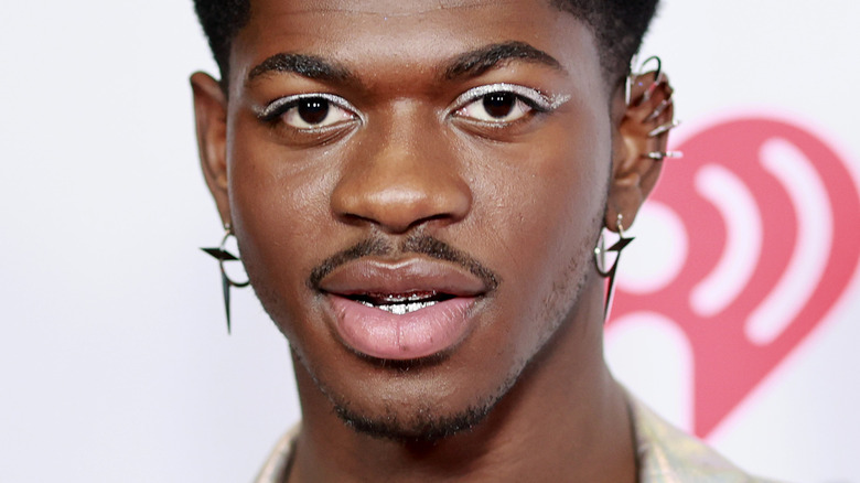 Le lien possible entre le bébé de l’industrie de Lil Nas X et sa prochaine apparition à Maury