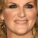 Le rôle que vous avez oublié que Trisha Yearwood a joué dans JAG