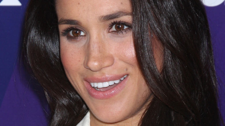 Meghan Markle étourdit absolument dans son meilleur look de tous les temps