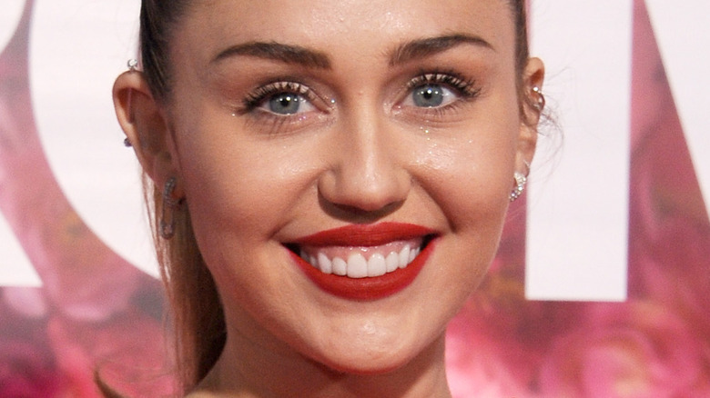 Miley Cyrus confirme apparemment ce que nous soupçonnions de sa nouvelle relation