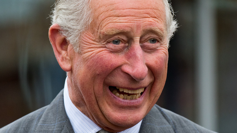 Rince Charles, prince de Galles, rend visite aux résidents de la 250e maison abordable du Guinness Partnership