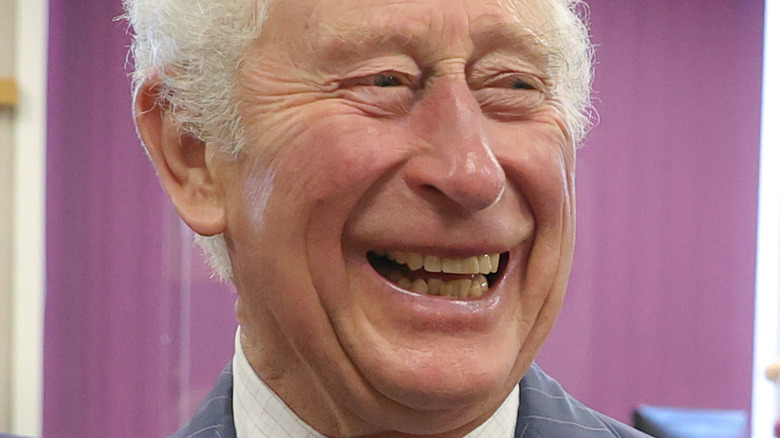 Quelle nourriture super populaire le prince Charles déteste-t-il absolument que la reine aime?