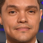 Trevor Noah plaisante sur ce que l’Académie s’est trompé sur la punition de Will Smith aux Oscars