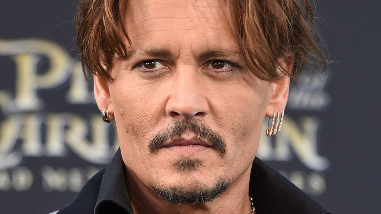 Un expert en langage corporel révèle le signe révélateur du témoignage douloureux de Johnny Depp – Exclusif