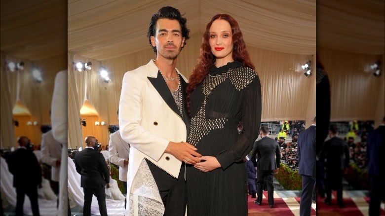 Joe Jonas et Sophie Turner assistent au Met Gala