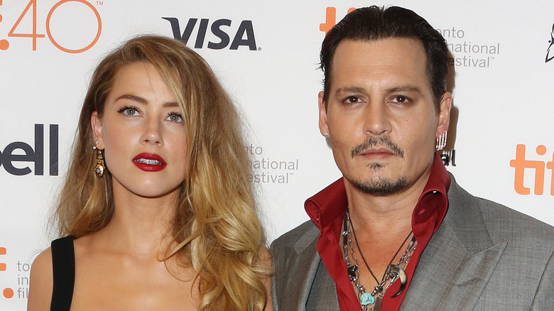 Amber Heard et Johnny Depp posent ensemble