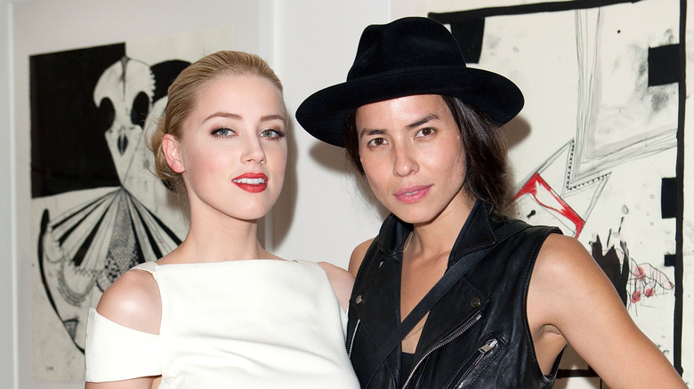 Amber Heard et Tasya Ree posant ensemble